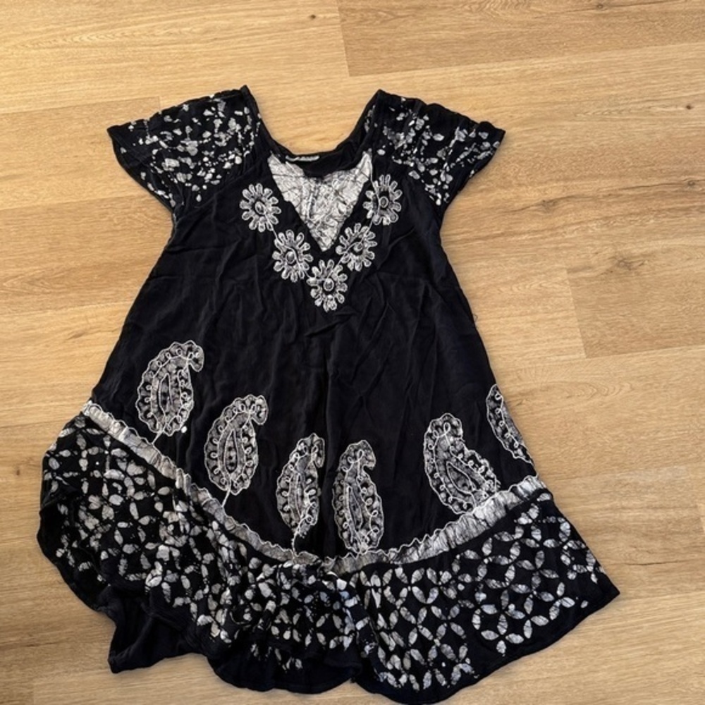 Dress - Picture 1 of 3